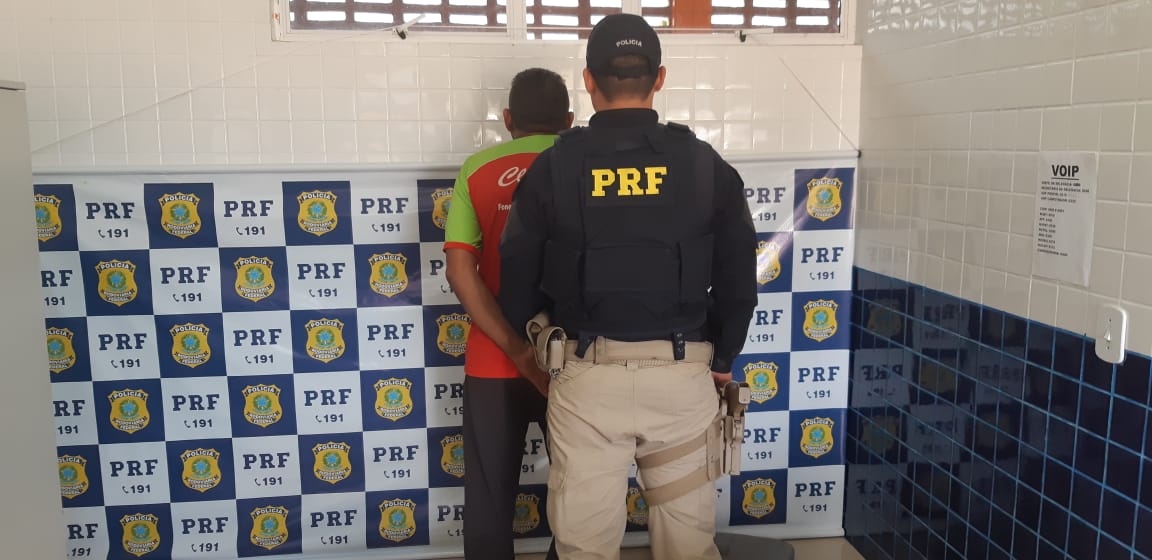 Condutor detido por policiais da PRF-PI